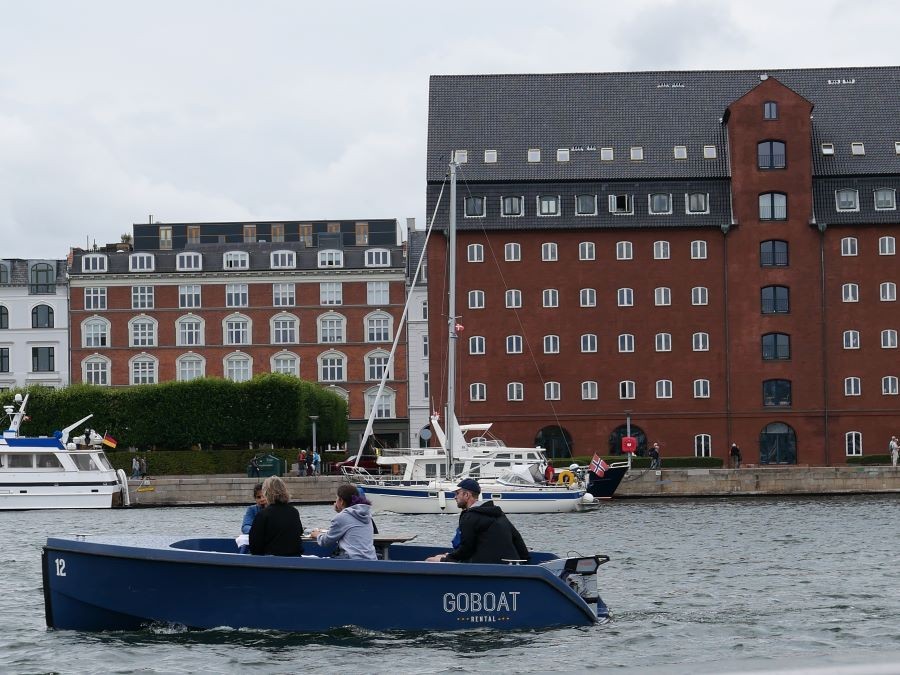 Κρουαζιέρα με βάρκα στο κανάλι Frederiksholms