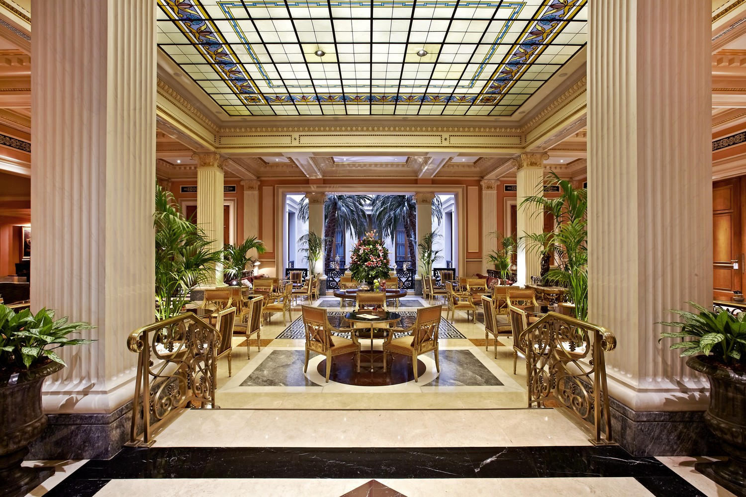 Το lobby του ξενοδοχείου Grande Bretagne