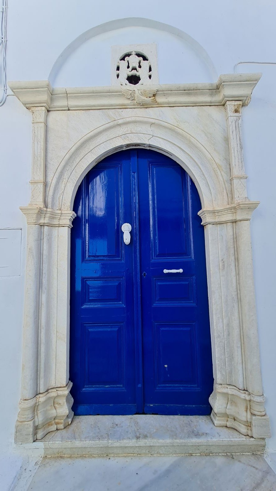 Μπλε πόρτα στον Πύργο