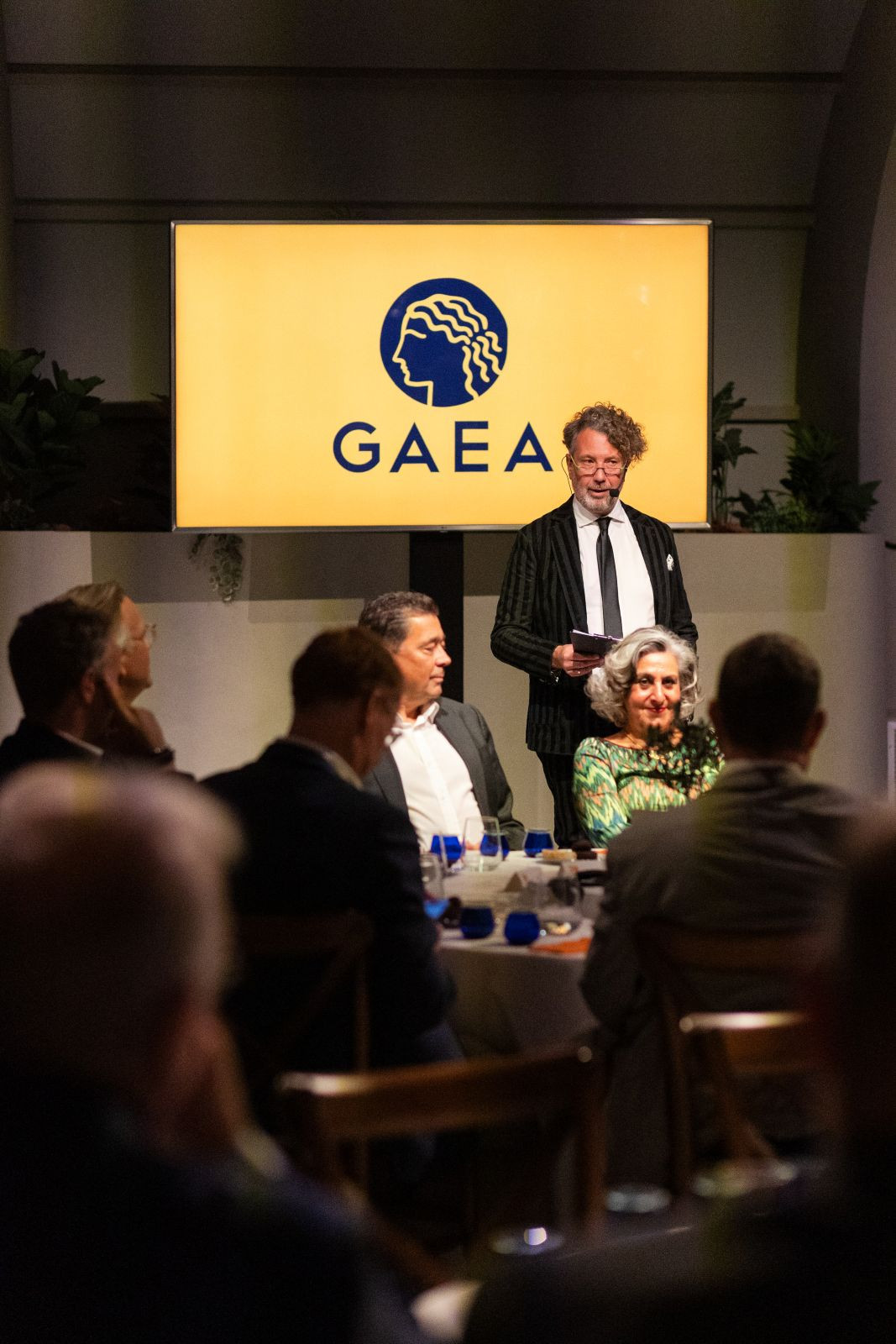 Giotis Angelidis, the guide and voice of the Blind Tasting.