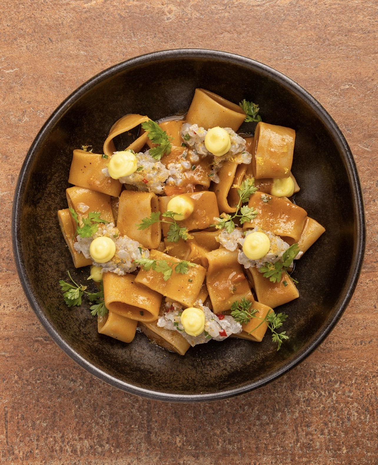Not A Carbonara Raviolo/ Raviolo µε γέμιση κρέμα ρικότα- παρμεζάνα και κρόκο αυγού