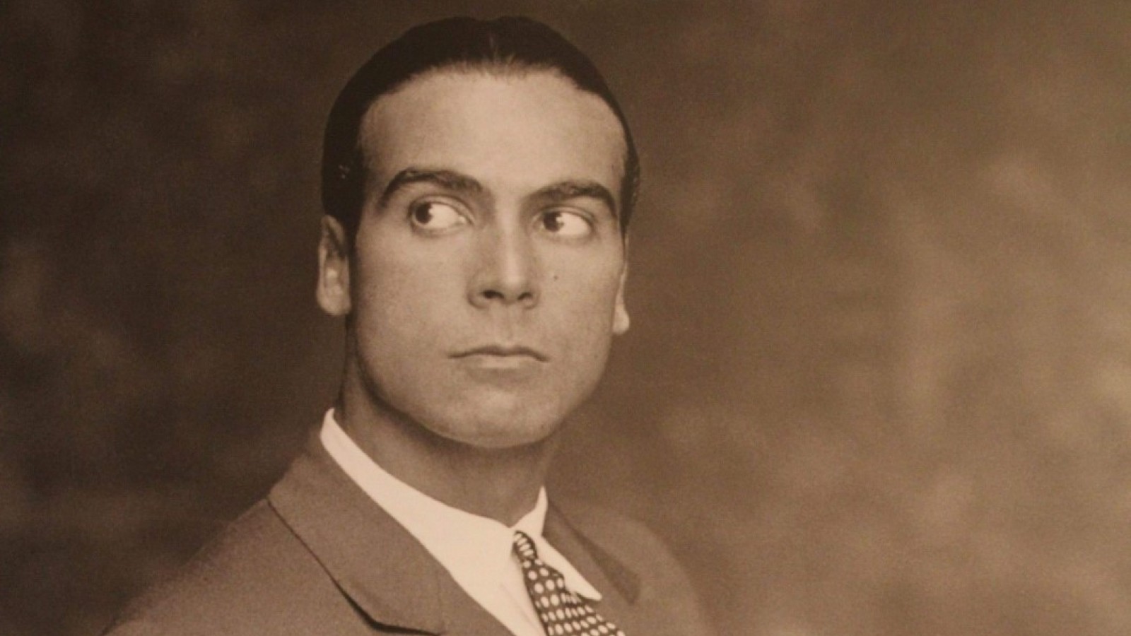 ΠΟΙΟΣ ΗΤΑΝ Ο CRISTOBAL BALENCIAGA; ΠΟΙΟΣ ΗΤΑΝ Ο CRISTOBAL BALENCIAGA;